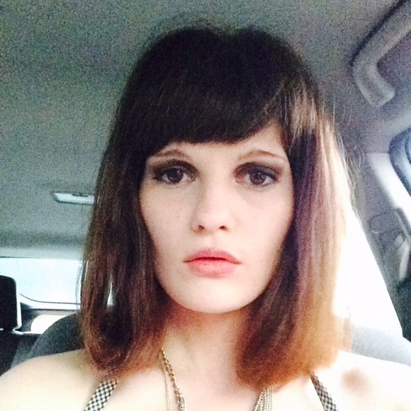 Profile Picture of Victoria Bilotta (@adeline37) on Poshmark