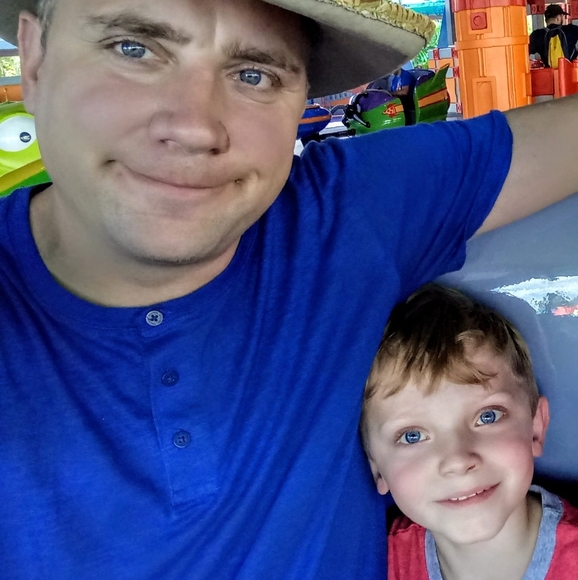 Bret Heinze - Poshmark Profile Picture of Bret Heinze (@bheinze13) on Poshmark