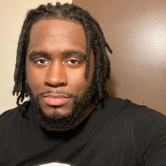 Profile Picture of David Mushatt (@devon74) on Poshmark