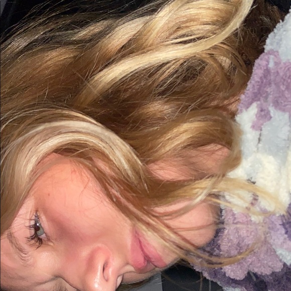 Profile Picture of Jordee Ramanousky (@jordeeramanou) on Poshmark