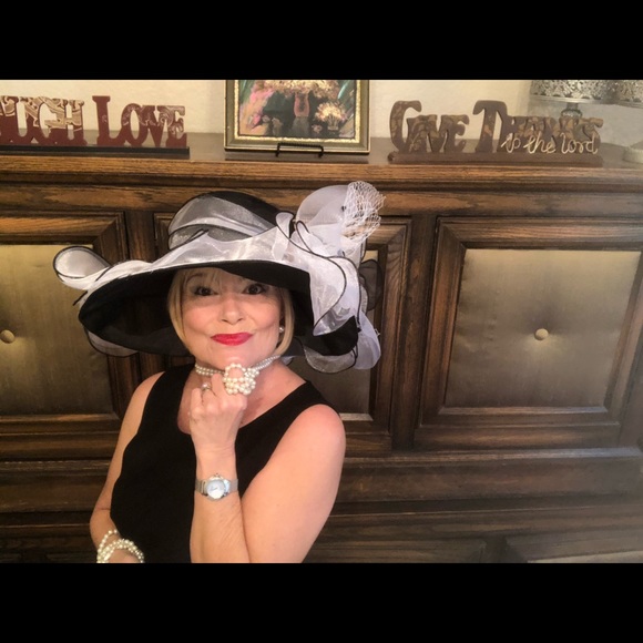 Profile Picture of Gloria Brintnall (@gbrintnall) on Poshmark