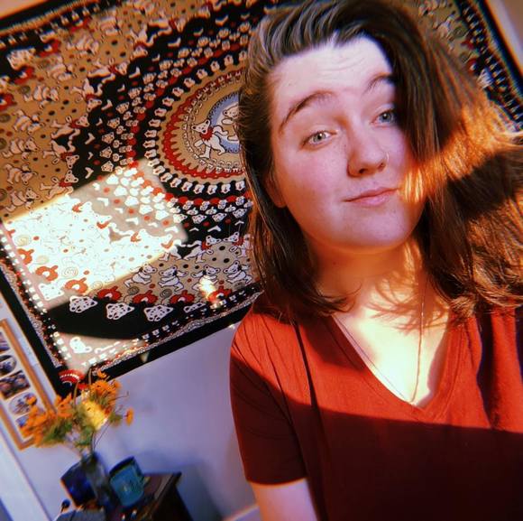 Profile Picture of Katie Cassavaugh (@katiecassavaugh) on Poshmark