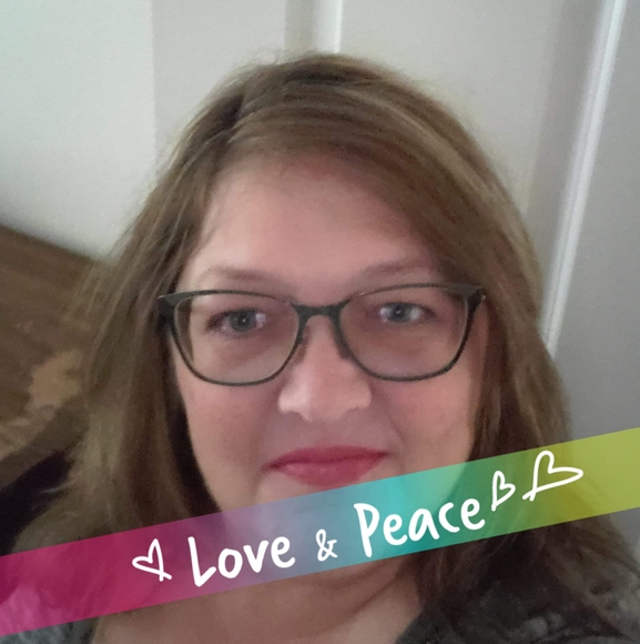 Profile Picture of Sherri Barnett (@niceandsweet65) on Poshmark