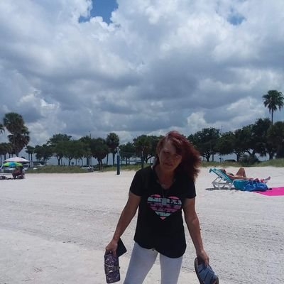 Profile Picture of Sharon Clary (@SharonClary9) on Twitter