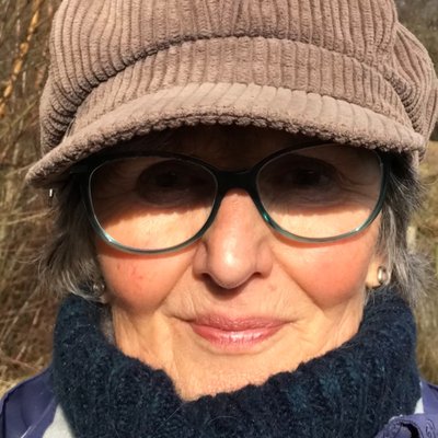 Profile Picture of Pam (@pam_bill) on Twitter