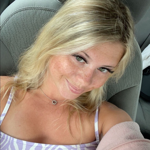 Profile Picture of Cara Cox (@caracox496) on Poshmark