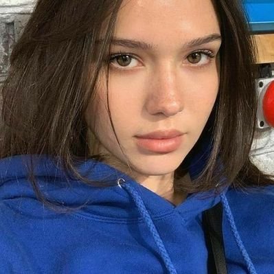 Profile Picture of Anna Lareon Twitter