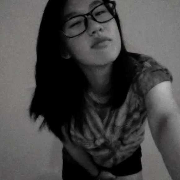 Profile Picture of Coco Chen (@cocoochenn) on Poshmark
