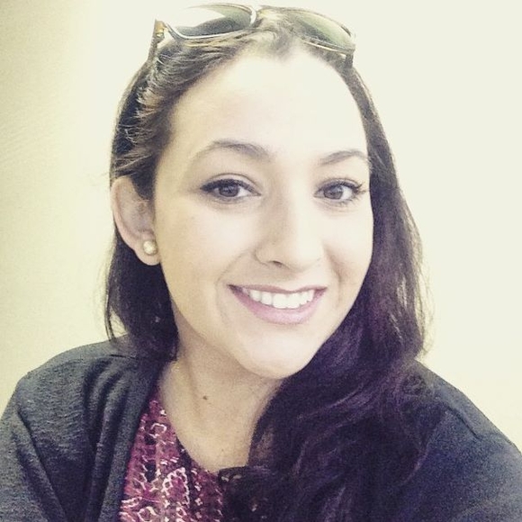 Profile Picture of Renee Menard (@r_menard) on Poshmark