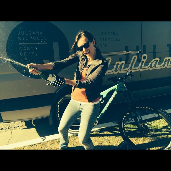 Profile Picture of Uri Proft (@uriproftvt) on Poshmark