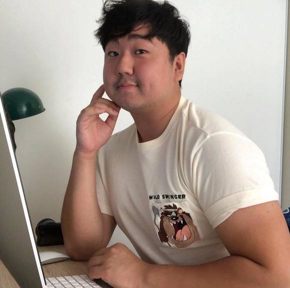 Profile Picture of Kevin Oh (@kevyoh) on Poshmark