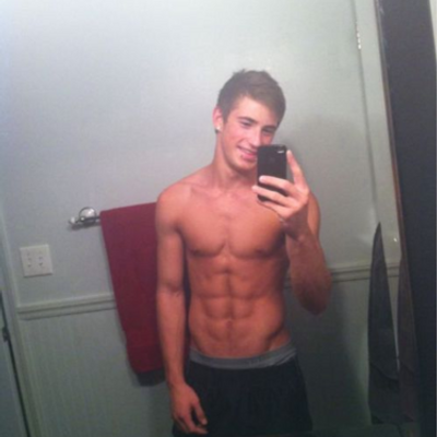 Profile Picture of JESSE HELMS (@TYLERHELMS32) on Twitter