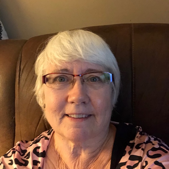 Profile Picture of Anne Haynal (@annehaynal) on Poshmark