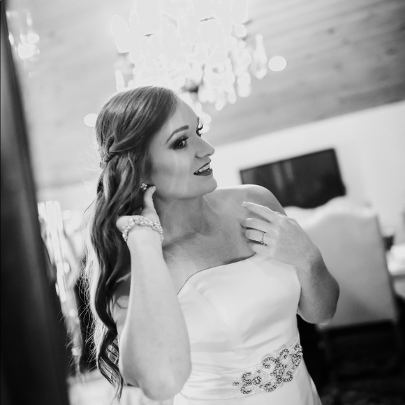 Profile Picture of Sarah Huckeby (@shuck187) on Poshmark