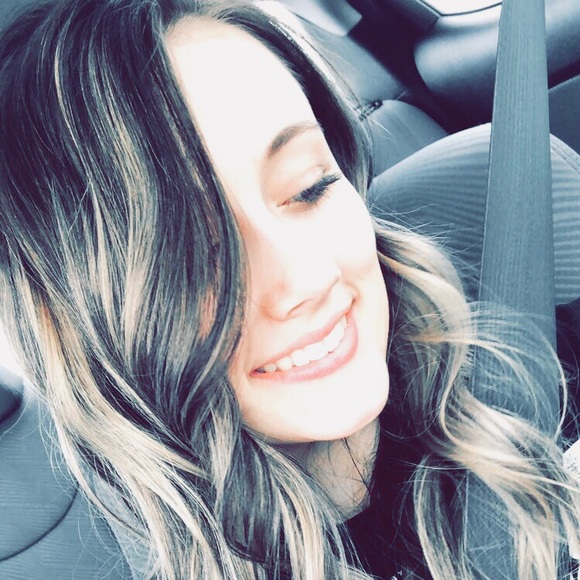 Profile Picture of Haley Clement (@hclement99) on Poshmark