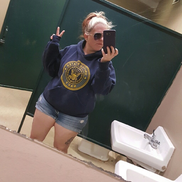 Profile Picture of Amanda Beardmore (@navywife4) on Poshmark