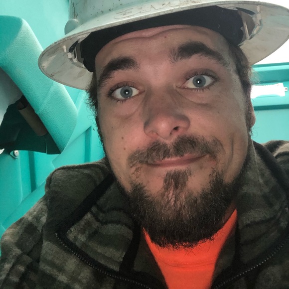 Profile Picture of Jeremy Temple (@dizzyhustle) on Poshmark