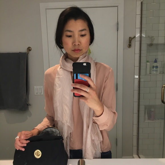 Profile Picture of Jenny Lu (@jenelly2012) on Poshmark