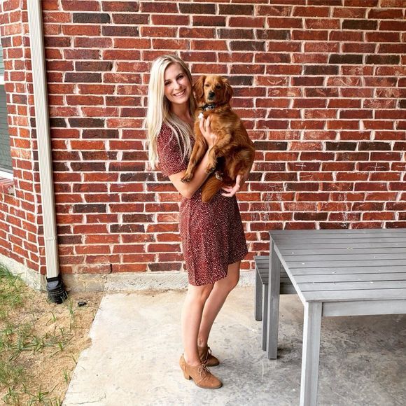 Profile Picture of Sarah Brushaber (@sarahbrushaber) on Poshmark