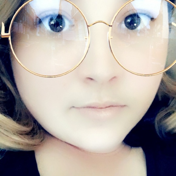 Kailyn Mclure - Poshmark Profile Picture of Kailyn Mclure (@klynmclure) on Poshmark