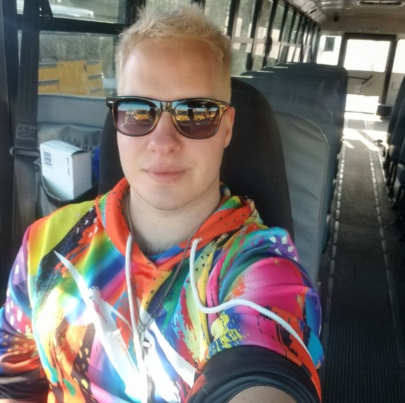 Profile Picture of Andrew Grettenberger (@a_grettenberger) on Poshmark