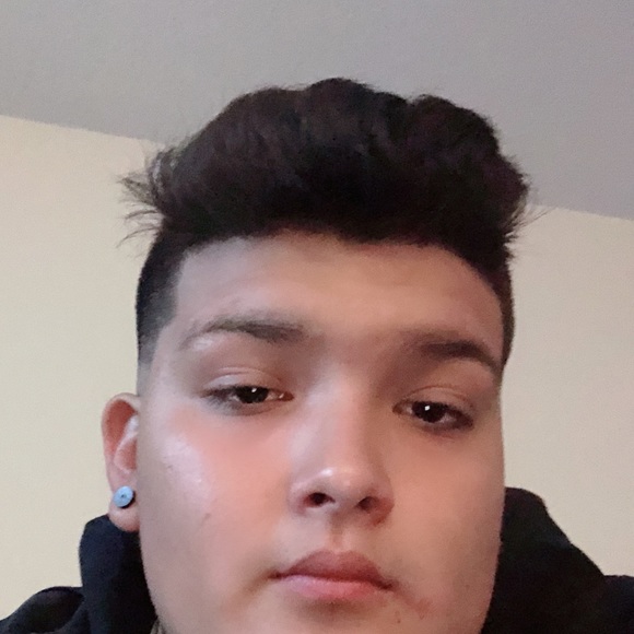 Profile Picture of Franz Fernandez floresi (@franz_f) on Poshmark