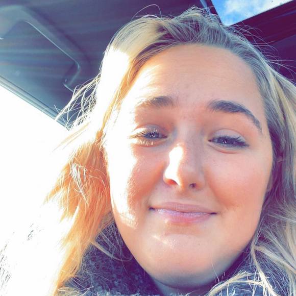Profile Picture of Danielle Sprague (@bigpink11) on Poshmark
