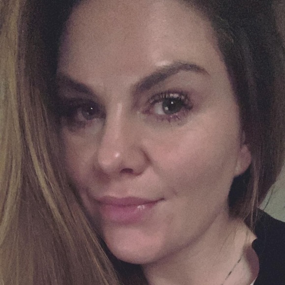 Profile Picture of Danielle Laurens (@d_laurens) on Poshmark