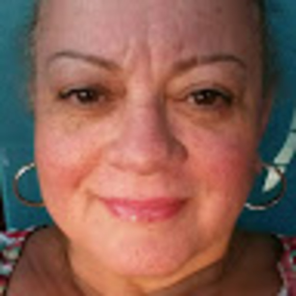 Profile Picture of Angie Sanchez (@angiesanchez935) on Poshmark