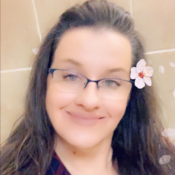 Donna Bubelis - Poshmark Profile Picture of Donna Bubelis (@dbubelis) on Poshmark