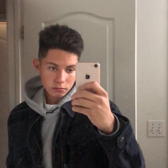 Profile Picture of Jacob Esquivel (@jacxobesquivel) on Poshmark