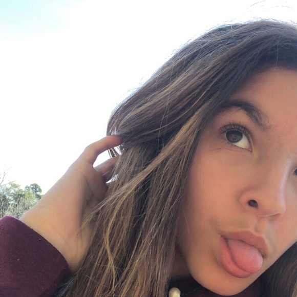 Profile Picture of Laycee Shirley (@laycee_shirley) on Poshmark