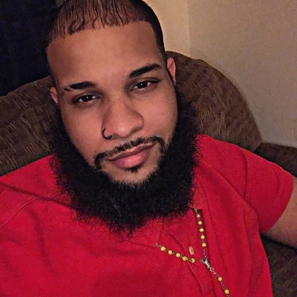 Profile Picture of Thomas Dawson (@king_taa33) on Poshmark