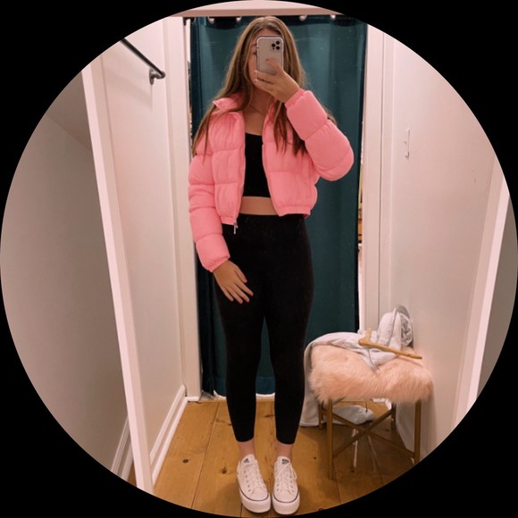 Profile Photo of Deanna Dillon (@deannamarie688) on Poshmark