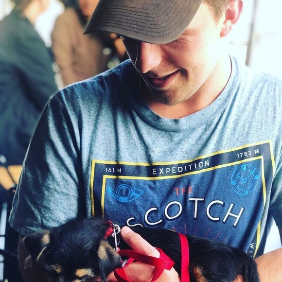 Profile Picture of Adam Meek (@meekerton) on Poshmark