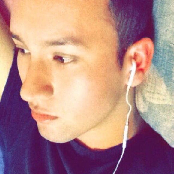 Profile Picture of Brian Hidalgo (@bhid827) on Poshmark