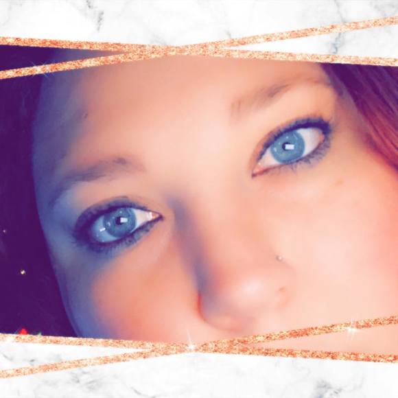 Profile Picture of Amber Bonwit (@sweetamber1993) on Poshmark