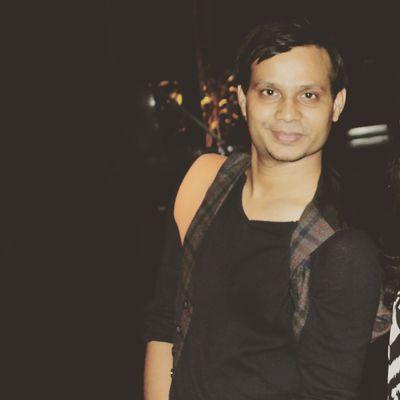Profile Picture of भूखा प्यासा लेखक (@AarinBSharma) on Twitter