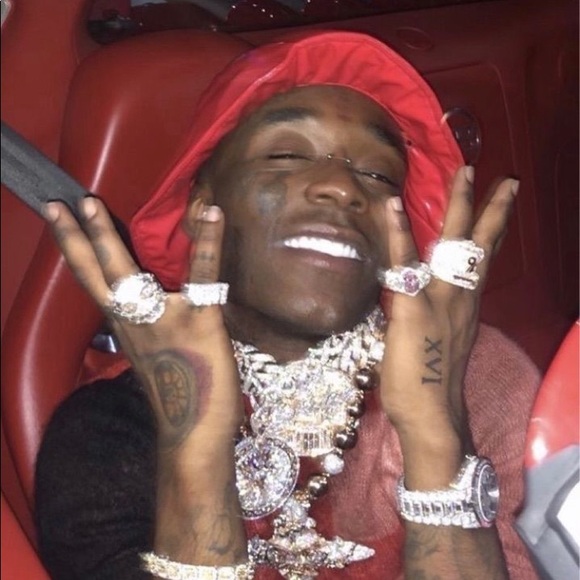 Profile Picture of Devin Dorsey (@drippydee11) on Poshmark