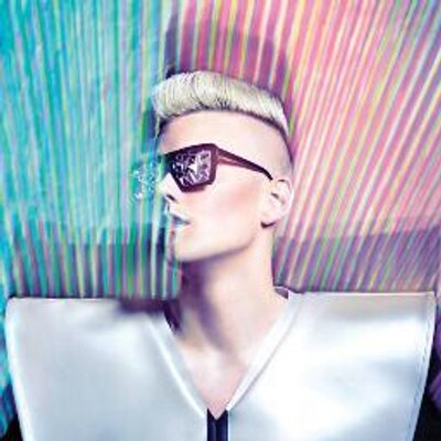 Profile Picture of Diamond Rings (@diamondrings) on Twitter