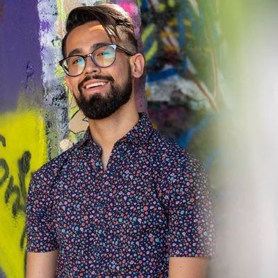Profile Picture of David Robledo (@DavidVsNorm) on Twitter