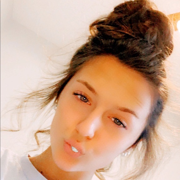 Profile Picture of Taylor Richards (@taylor0209) on Poshmark