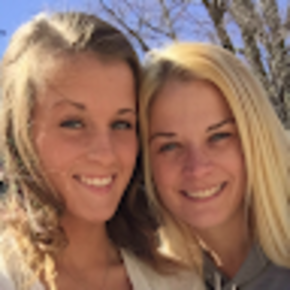 Profile Picture of Dina Dougherty (@dinadougherty) on Poshmark