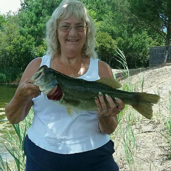 Profile Picture of Vernadine Harrington (@vernsgolf) on Poshmark