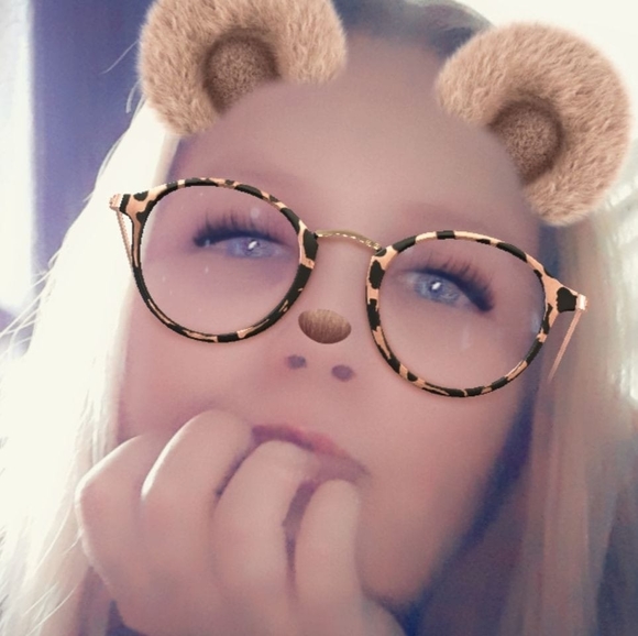 Profile Picture of Veronika Majerčáková (@veronikamaje743) on Poshmark