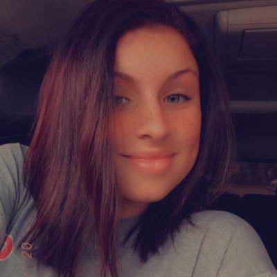 Profile Picture of Emma Breaux (@emmabreaux6) on Twitter