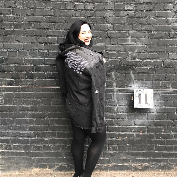 Profile Picture of Leslie Hirata (@tulipie) on Poshmark