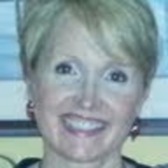 Vickie Kovar - Poshmark Profile Picture of Vickie Kovar (@vickiekovar) on Poshmark