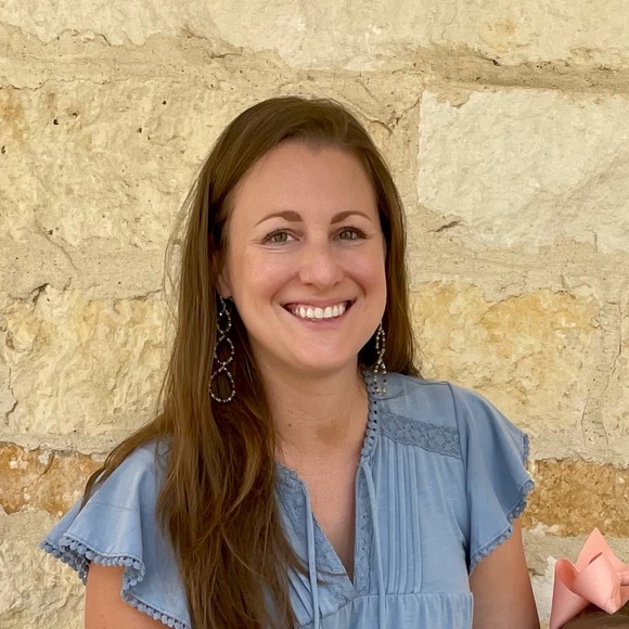 Profile Picture of Ellen Plaisted (@ellenplaisted) on Poshmark