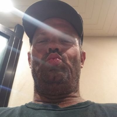 Profile Picture of Howard Edwards (@HowardE58958467) on Twitter
